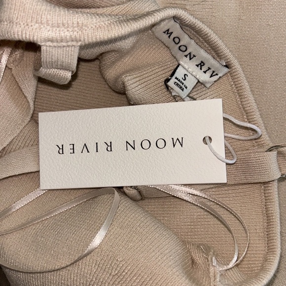 Moon River Cream Sleeveless Dress - Picture 11 of 11